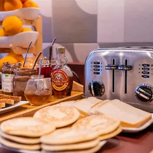 Hotel Ibis Styles Montmartre Batignolles, Parigi