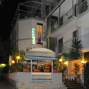 hotel-sorriso.hotelitalianriviera.com/