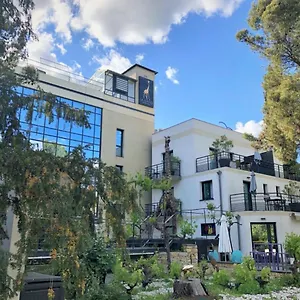 apparthotel-la-girafe.fr-provencehotel.com/