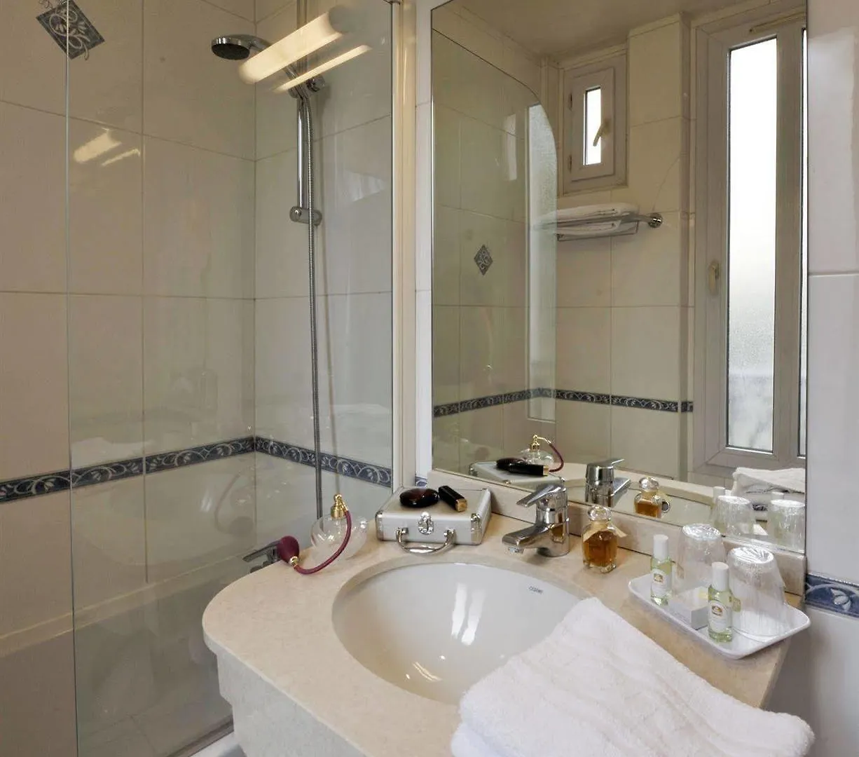 Hotel Montcalm Parigi 3*,  Francia