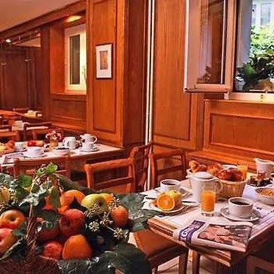 Hotel Montcalm Paris